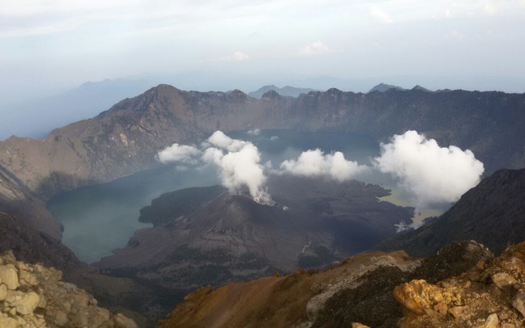 4D-3N Hike Segara Anak Lake & Summit Rinjani Via Senaru