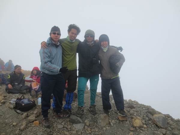 2D-1N Trekking Summit Mount Rinjani Via Sembalun